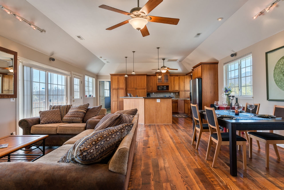 to Glass House Glass House Winery